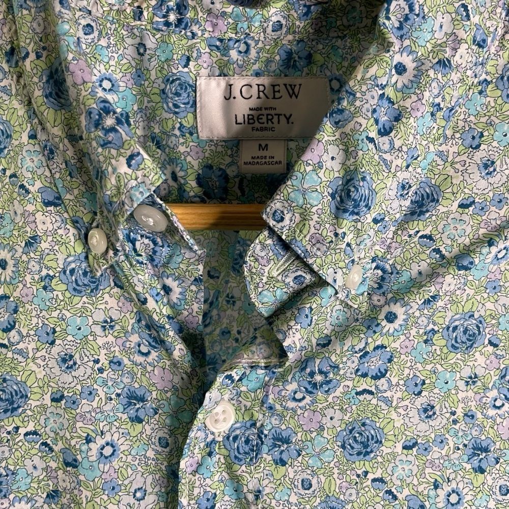 J Crew Men's Short-Sleeve Shirt in Liberty Fabrics Danjo Floral - Picture 3 of 8
